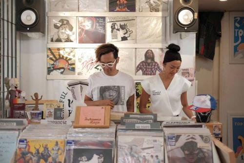 Bernostalgia Melestarikan Rilisan Fisik di KeepKeep Musik